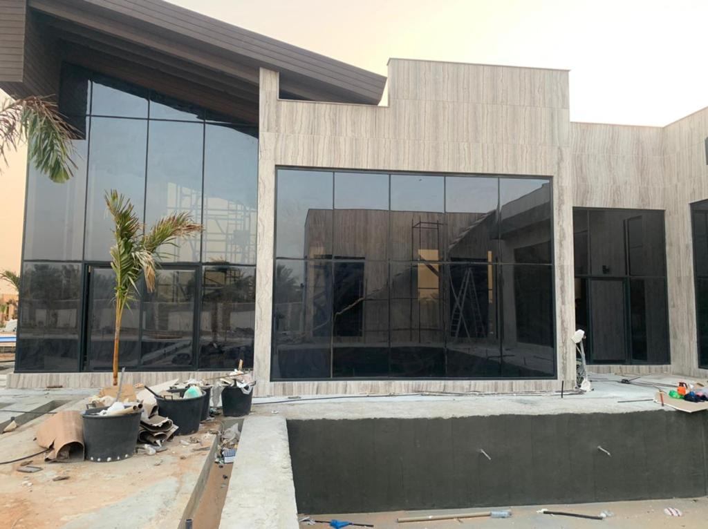 Glass and aluminium works Abu Dhabi - Zealcon