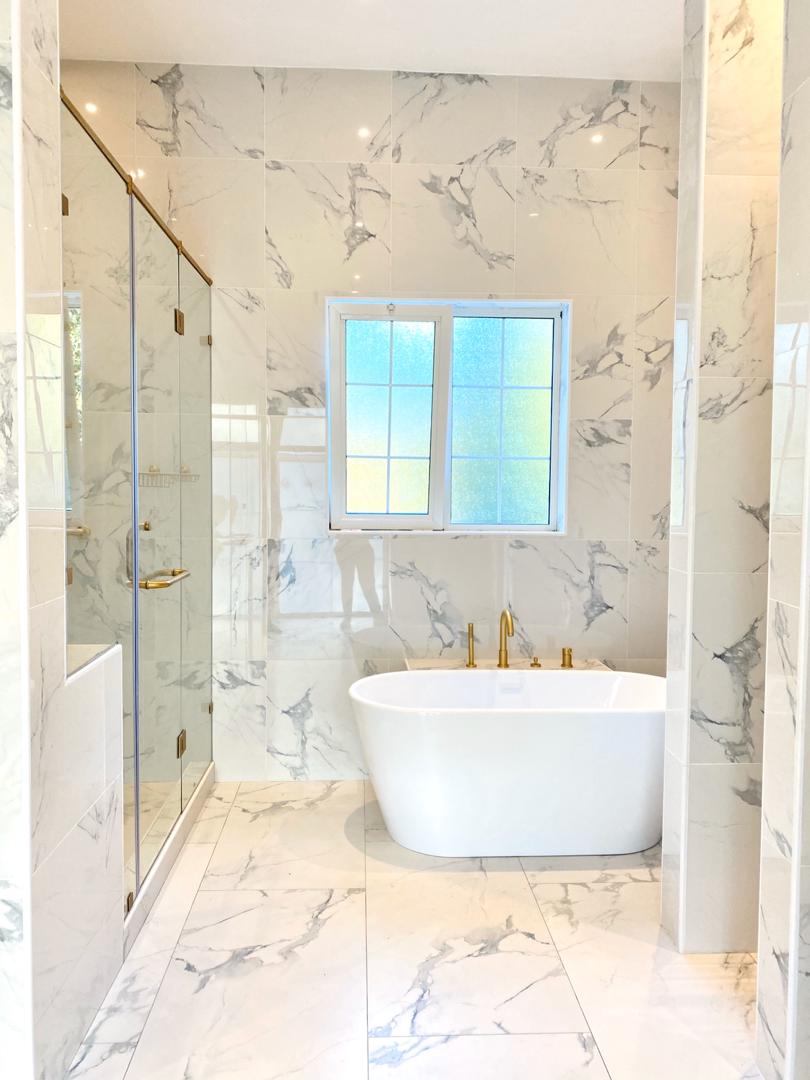 Glass Works & Frameless Glass in Dubai - Zealcon