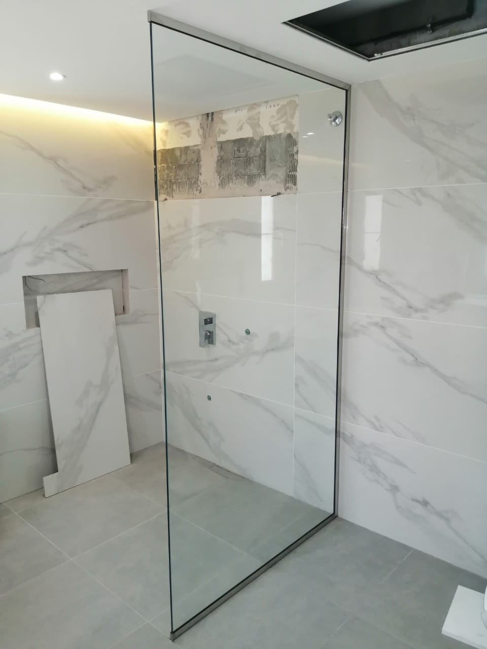 Shower Glass Enclosures in Dubai - Zealcon